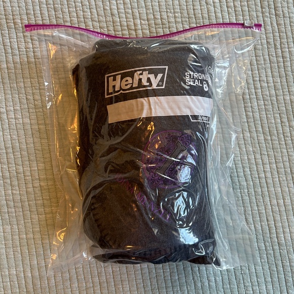 Idina Menzel Grey Blanket - Picture 9 of 9